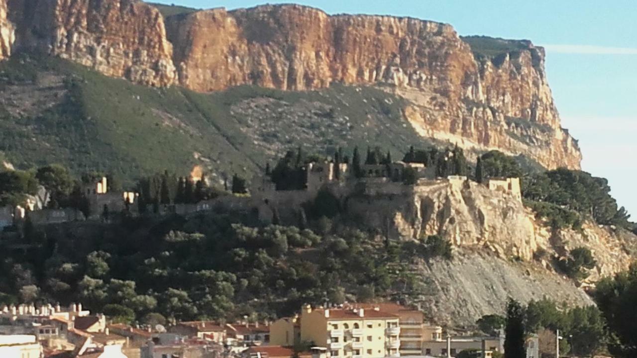 Cassis Centre- Entre Falaise Et Port Apartment Exterior photo